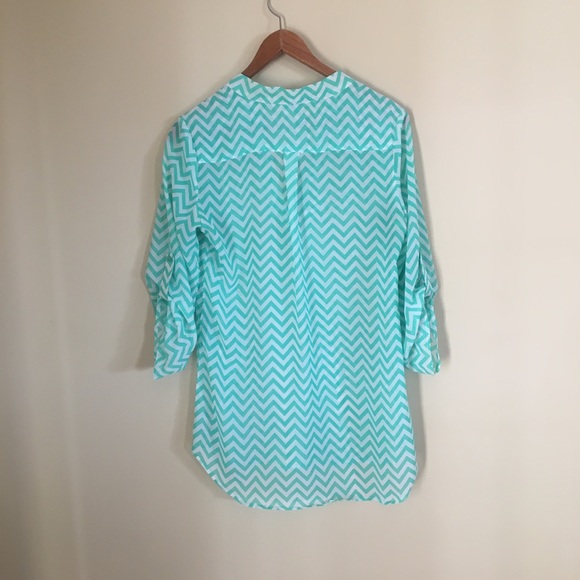 Kismet chevron 3/4 length blouse - Picture 2 of 5